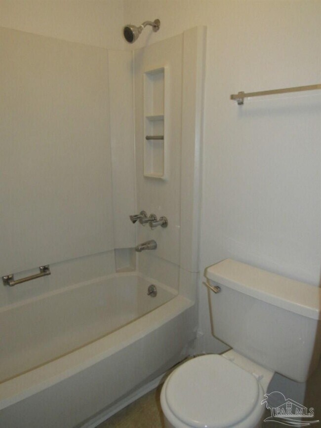 2299 Scenic Hwy Unit E5, Pensacola, FL 32503 Condo for Rent in Pensacola, FL