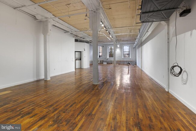 Building Photo - BRKS Warehouse