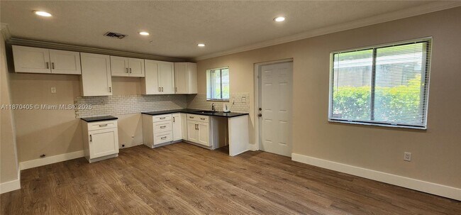 Foto del edificio - 6121 SW 39th St