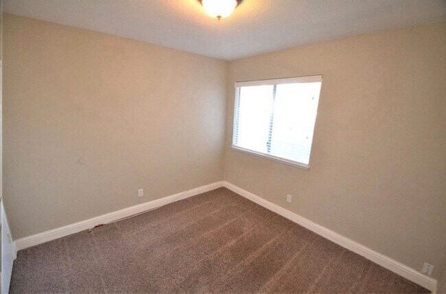 Building Photo - 8263 Florintown Way
