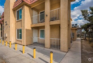Building Photo - 5303 Del Gado Dr