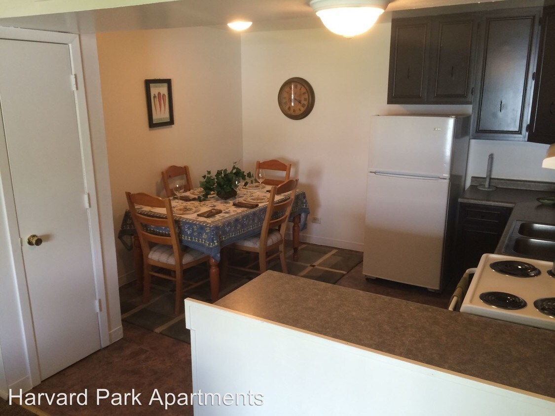 116 W Brink St, Harvard, IL 60033 Condo for Rent in Harvard, IL