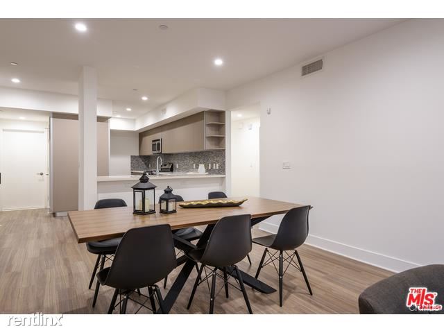 Foto principal - 2250 Fox Hills Dr