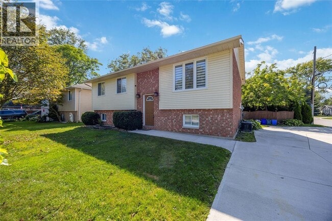 Building Photo - 1975 Franklin Ave