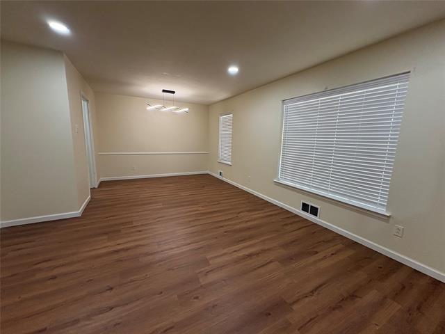 Building Photo - 615 Oak Forest Dr