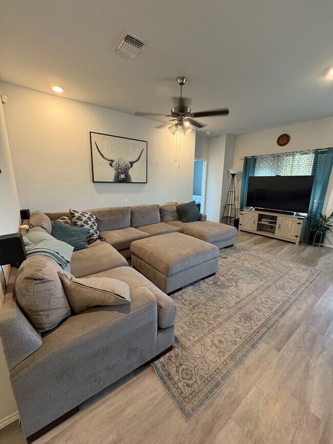 Building Photo - 2051 Wigeon Wy