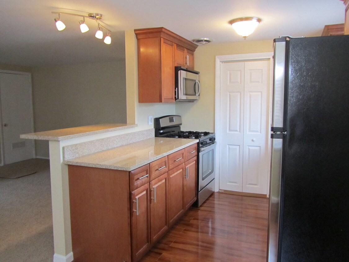 202 Delaware Ave, Oakmont, PA 15139 Townhome Rentals in Oakmont PA