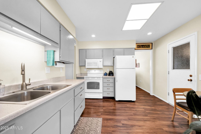 Foto del edificio - 9834 W Evergreen Dr
