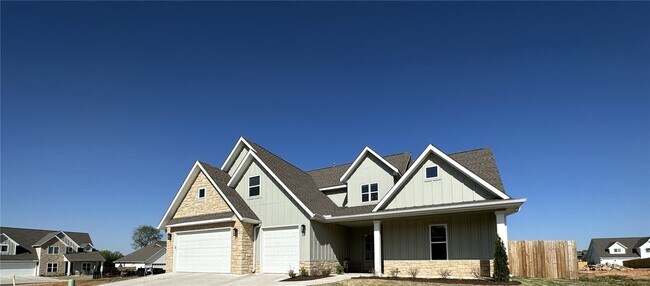 Building Photo - 2705 S 20th Pl