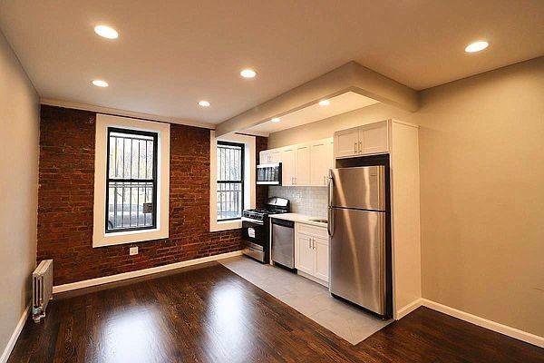 Foto del edificio - 3 bedroom in BRONX NY 10462