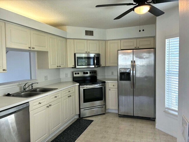 Foto del edificio - 1930 Westminster Cir