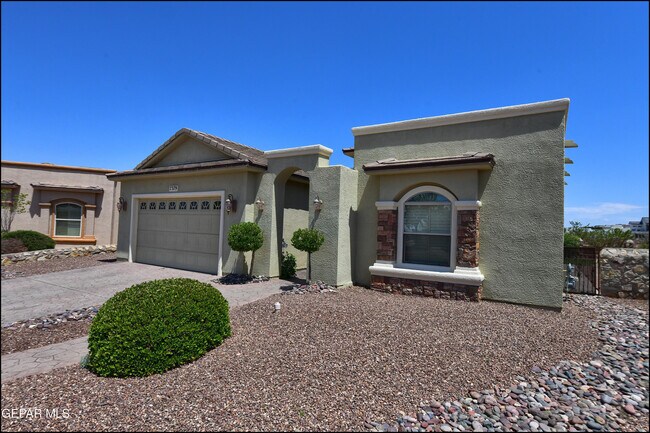 Building Photo - 7379 Black Mesa Dr