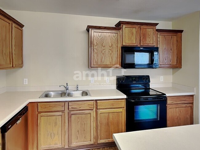 Building Photo - 13205 Vizquel Loop