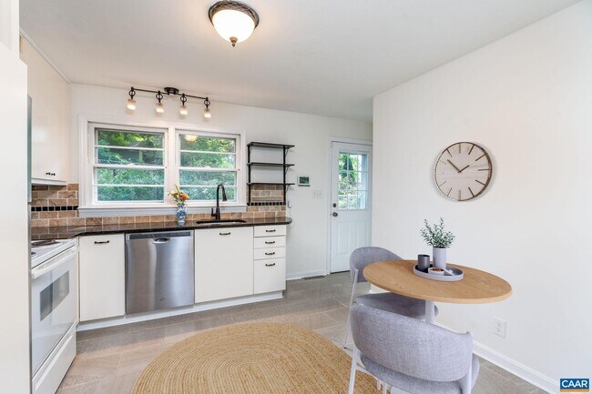 Foto del edificio - 122 Westerly Ave