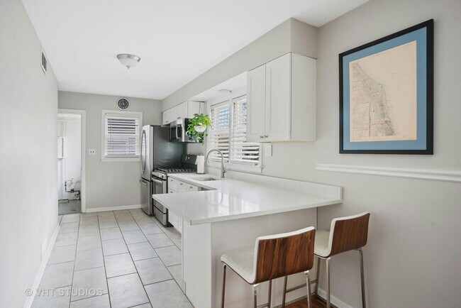 Foto del edificio - 304 Elmwood Ave