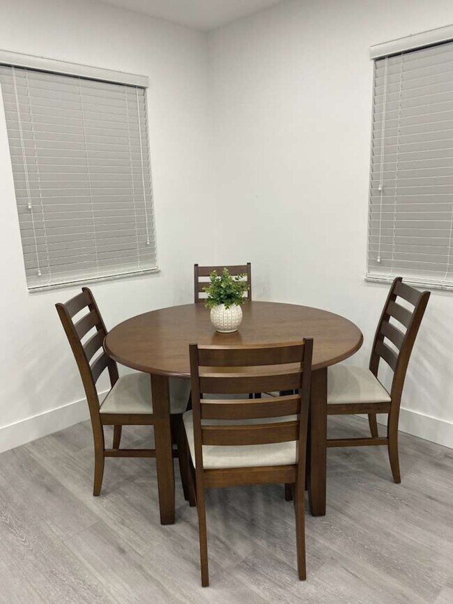 Foto del edificio - 2217 NW 7th St