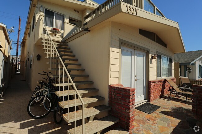 Building Photo - 1324 W Balboa Blvd