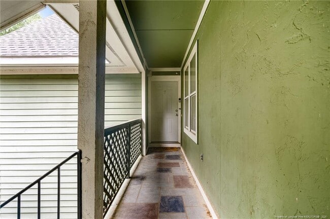 Building Photo - 1001 Brookhollow Dr