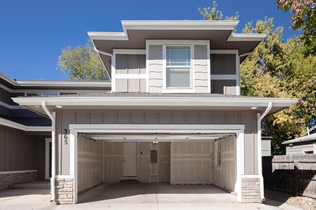 Garaje - 315-365 N Boise Ave