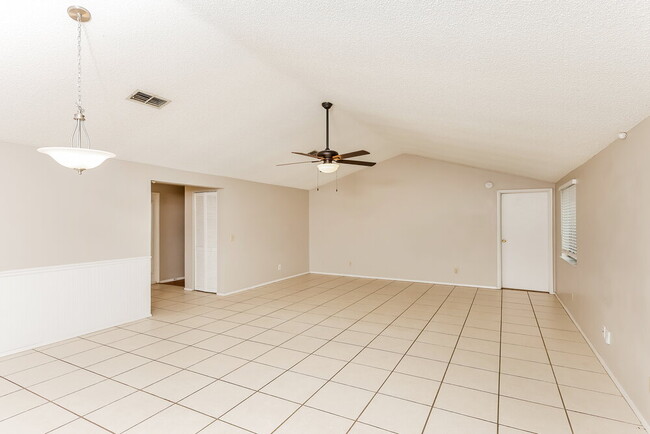 Building Photo - 11035 Crumpet Ct
