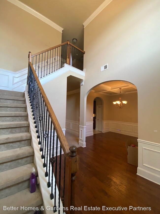 Building Photo - 5 br, 3 bath House - 2050 Glenn Falls