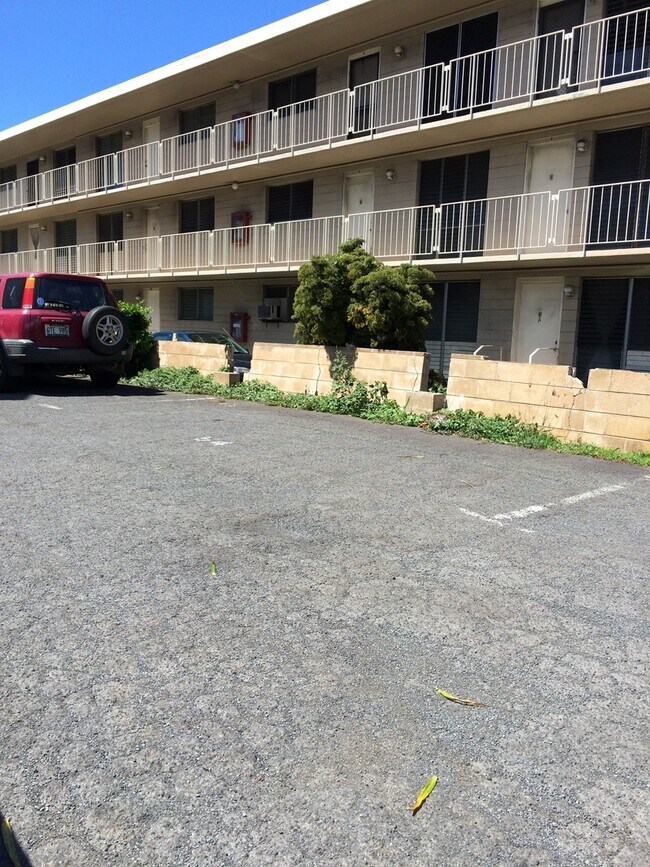 Foto del edificio - Varsity Villa Studio with 1 parking - Avail now!