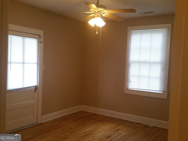 Foto del edificio - 15 Elmwood St NE