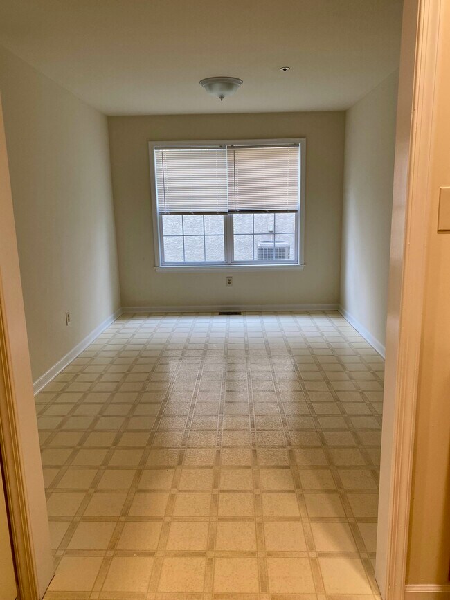 Dining Room - 130 Plymouth Ave
