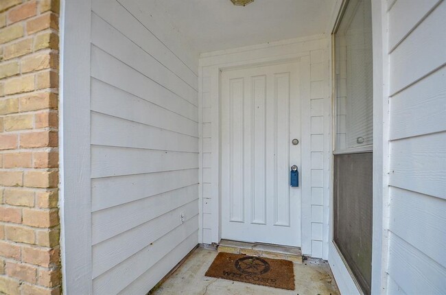 Building Photo - 15815 Boulder Oaks Dr