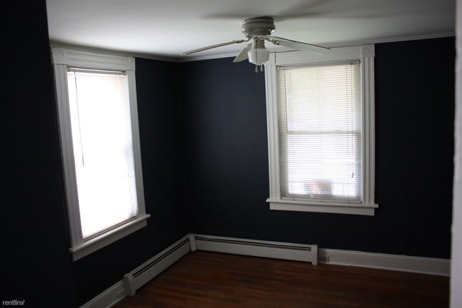 Building Photo - 47 Golden Hill St