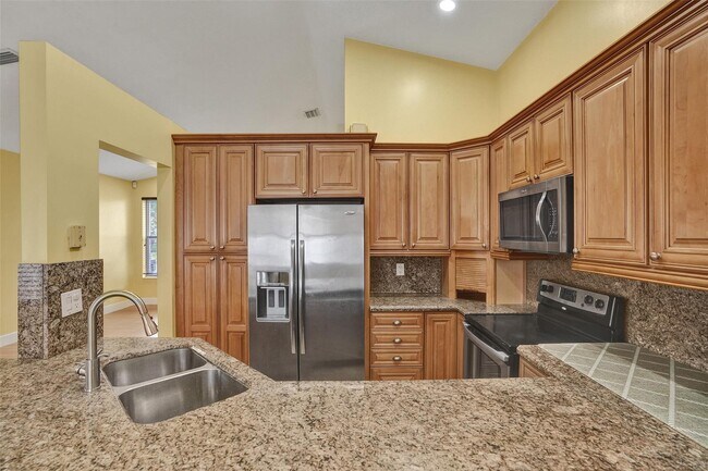 Building Photo - 839 Falling Water Rd