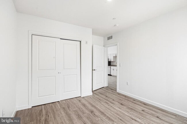 Building Photo - 915 N Broad St