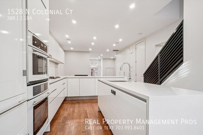 Building Photo - 1528 N Colonial Ct