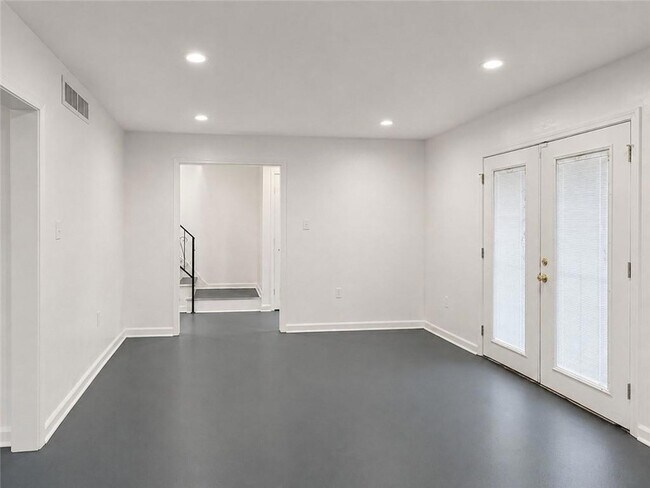 Foto del edificio - 7702 Belcrest Pl
