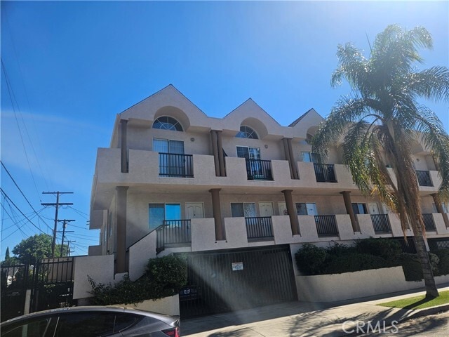 Building Photo - 14159 Gilmore St