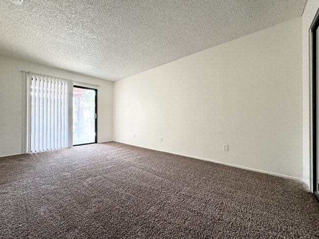 Foto del edificio - AVAILABLE NOW!!! 2 Bedroom / 2 Bath Apartment in Cathedral City!