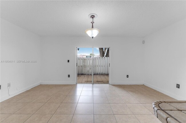 Foto del edificio - 6350 SW 139th Ave