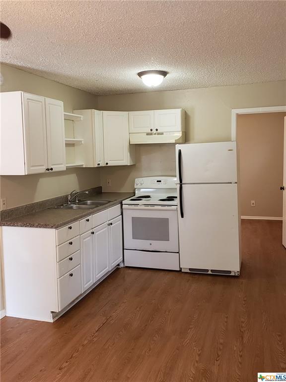 Foto principal - 635 E Elm St