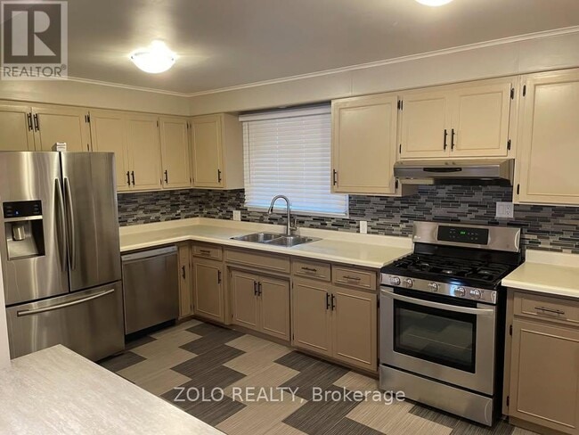 Building Photo - 3 Old York Crescent