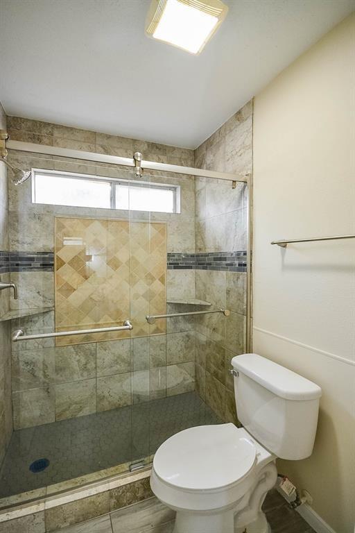 Building Photo - 6331 Gladewell Dr