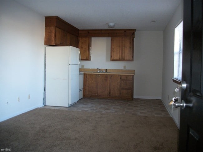 Building Photo - 3210 Summer Pl