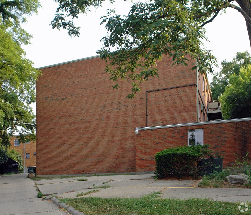 Building Photo - 2785 Queen City Ave