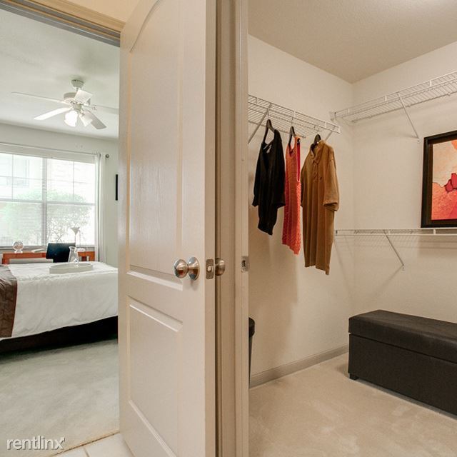 Foto del edificio - 1 br, 1 bath Apartment - 10701 S 1st St 700