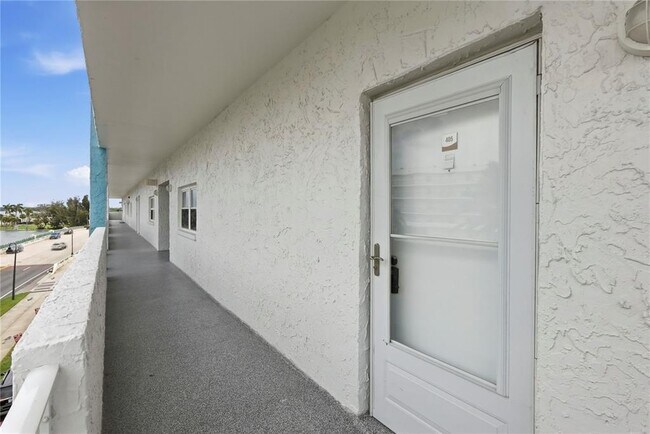 Building Photo - 285 107th Ave