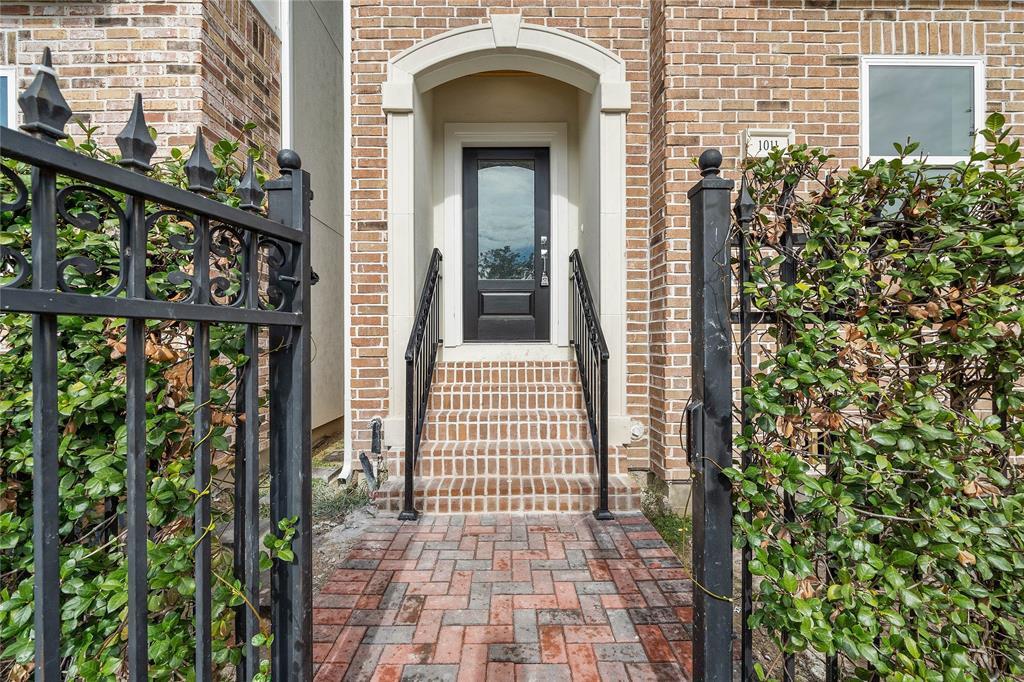 Foto principal - 1011 E 28th St
