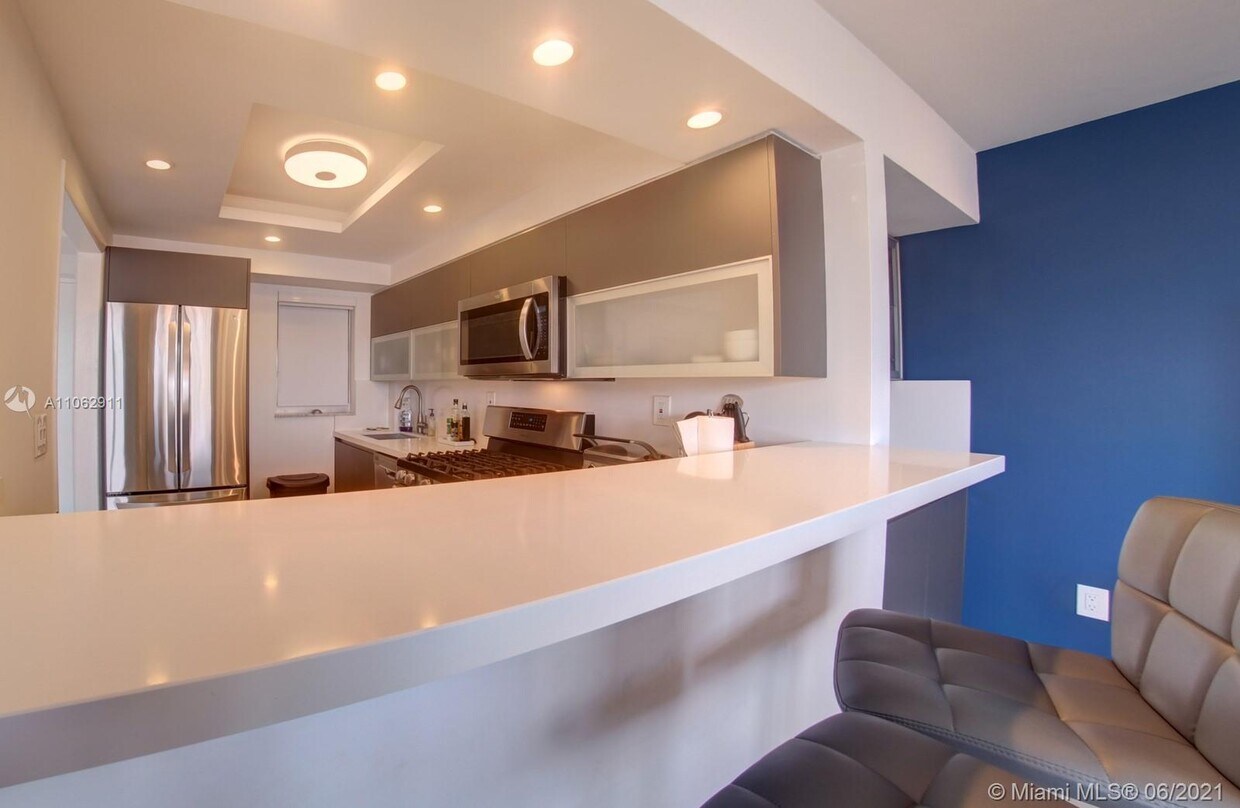 Foto principal - 720 Collins Ave
