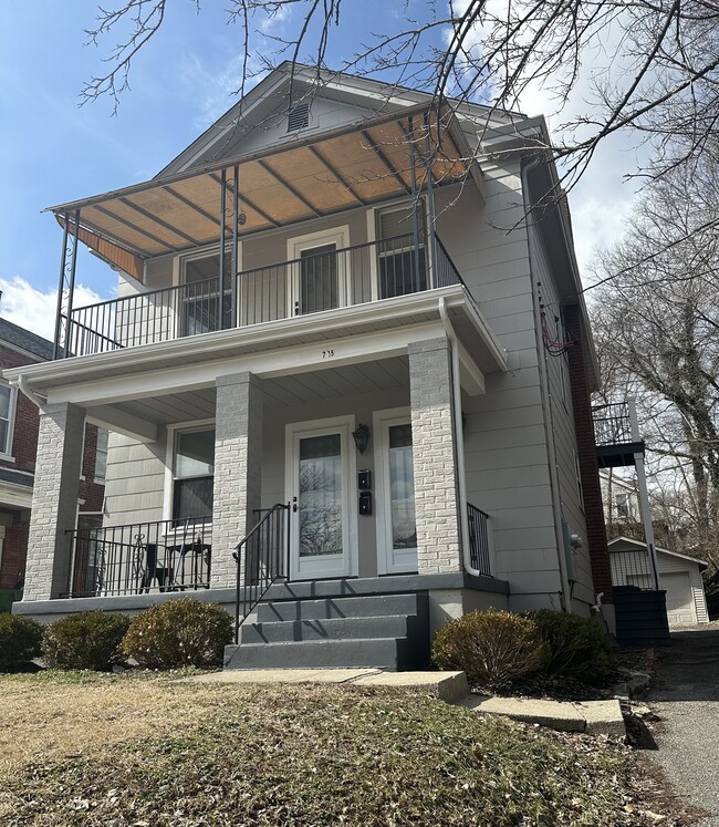 Building Photo - 725 Grand Ave