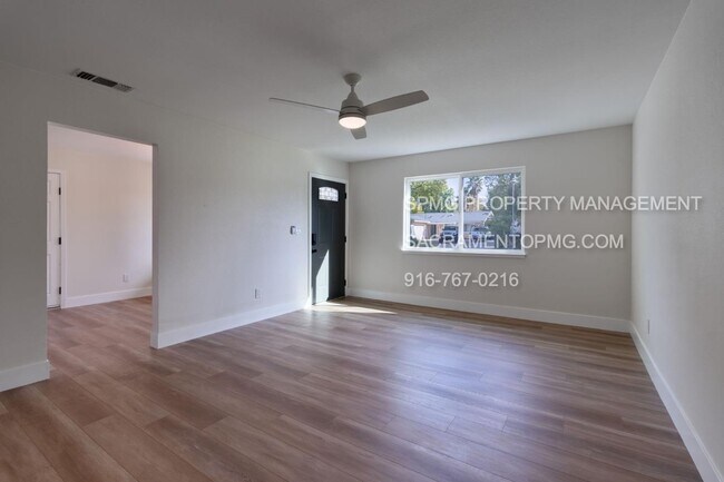 Foto del edificio - 8225 Zenith Dr