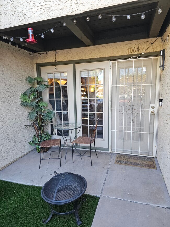 Front patio - 30 E Brown Rd