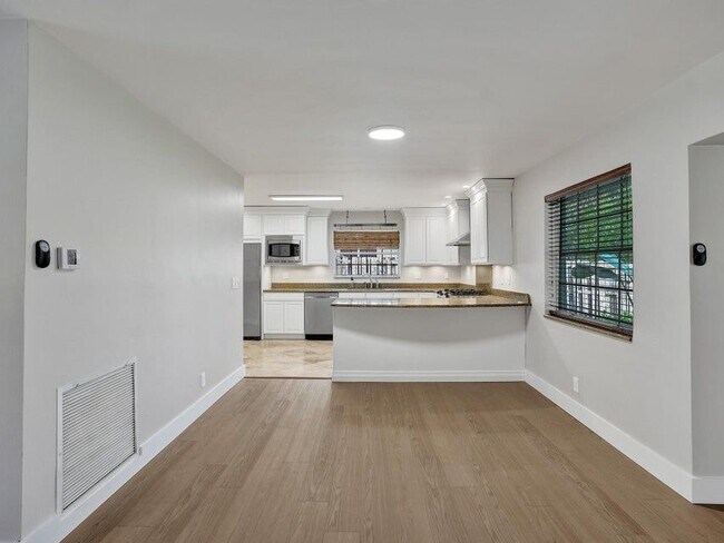Foto del edificio - 4440 NE 17th Terrace